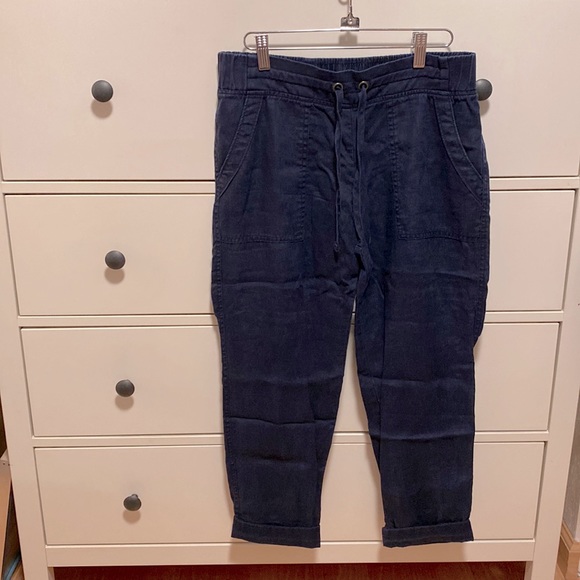 Athleta size 4 navy linen fatigue drawstring tapered pants. - Picture 2 of 8